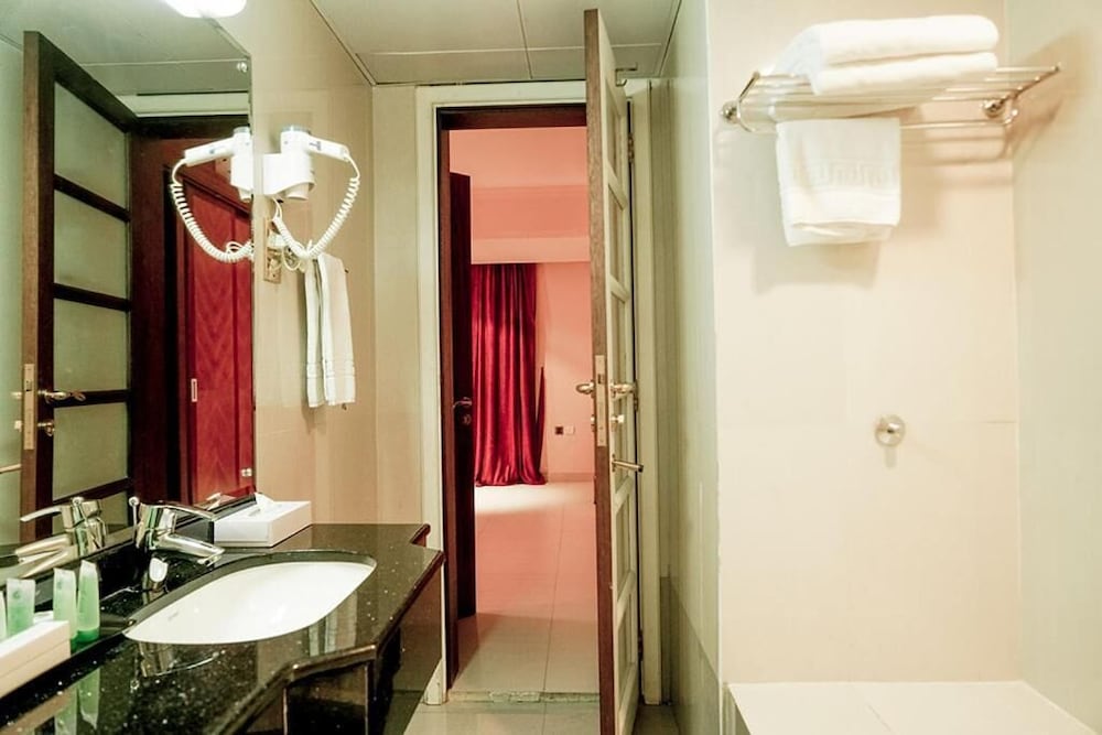 

Roma - Sarūq - Larosa hotel