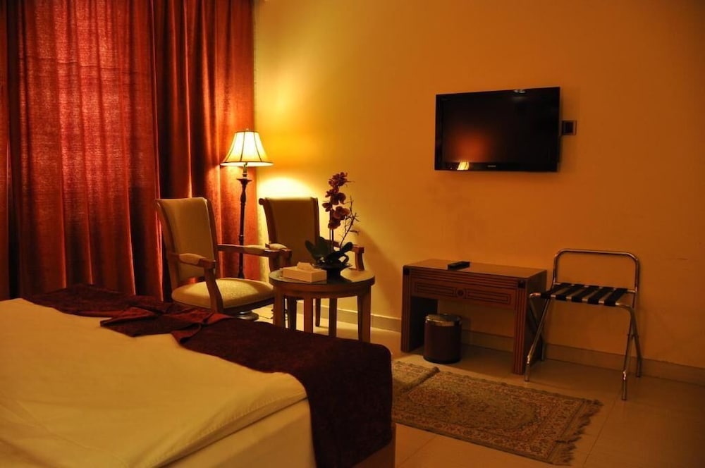 

Milano - ‘Udhaybah - Larosa hotel