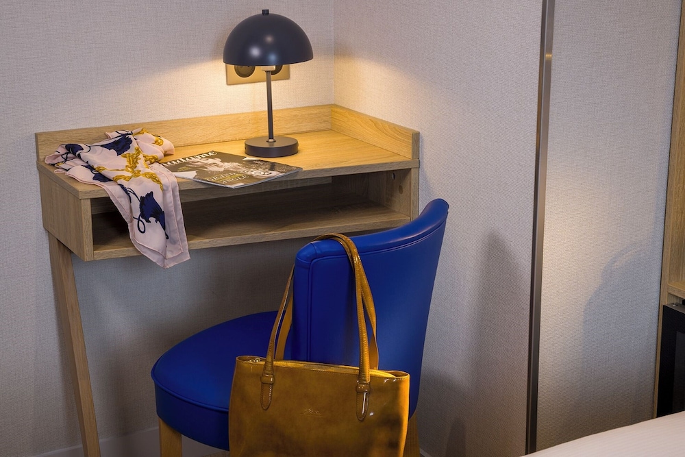 

Pisa - Levallois-Perret - Hotel Charlemagne