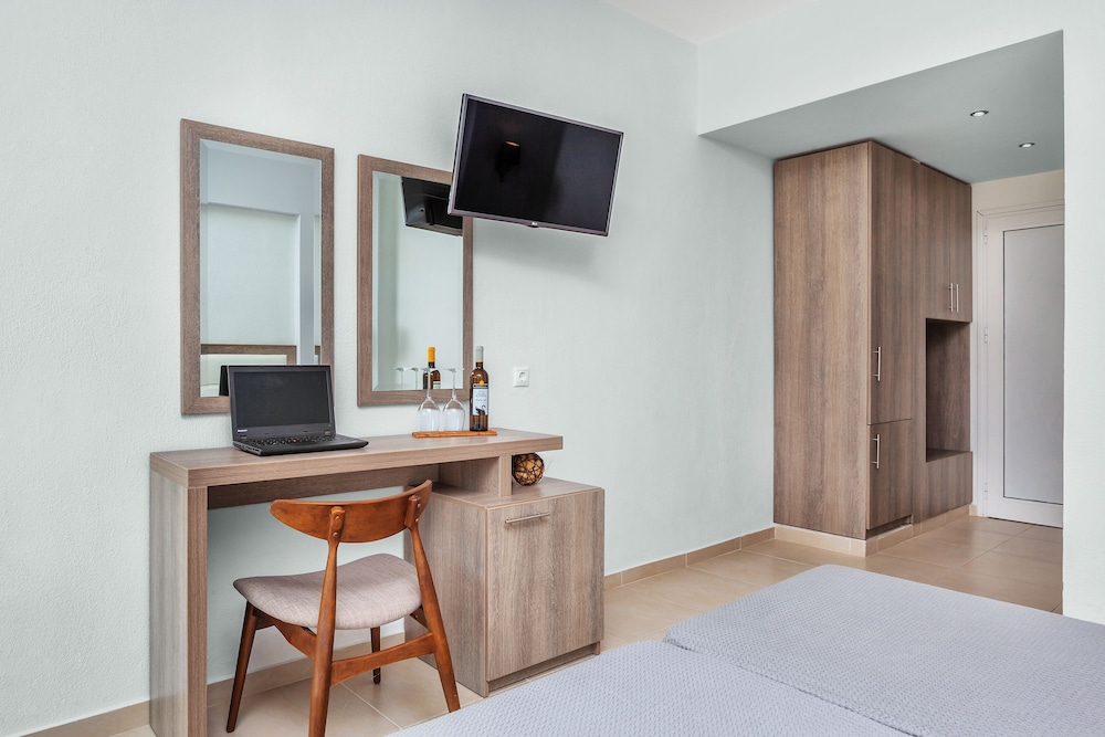 

Milano - Sani Beach - Iris Hotel