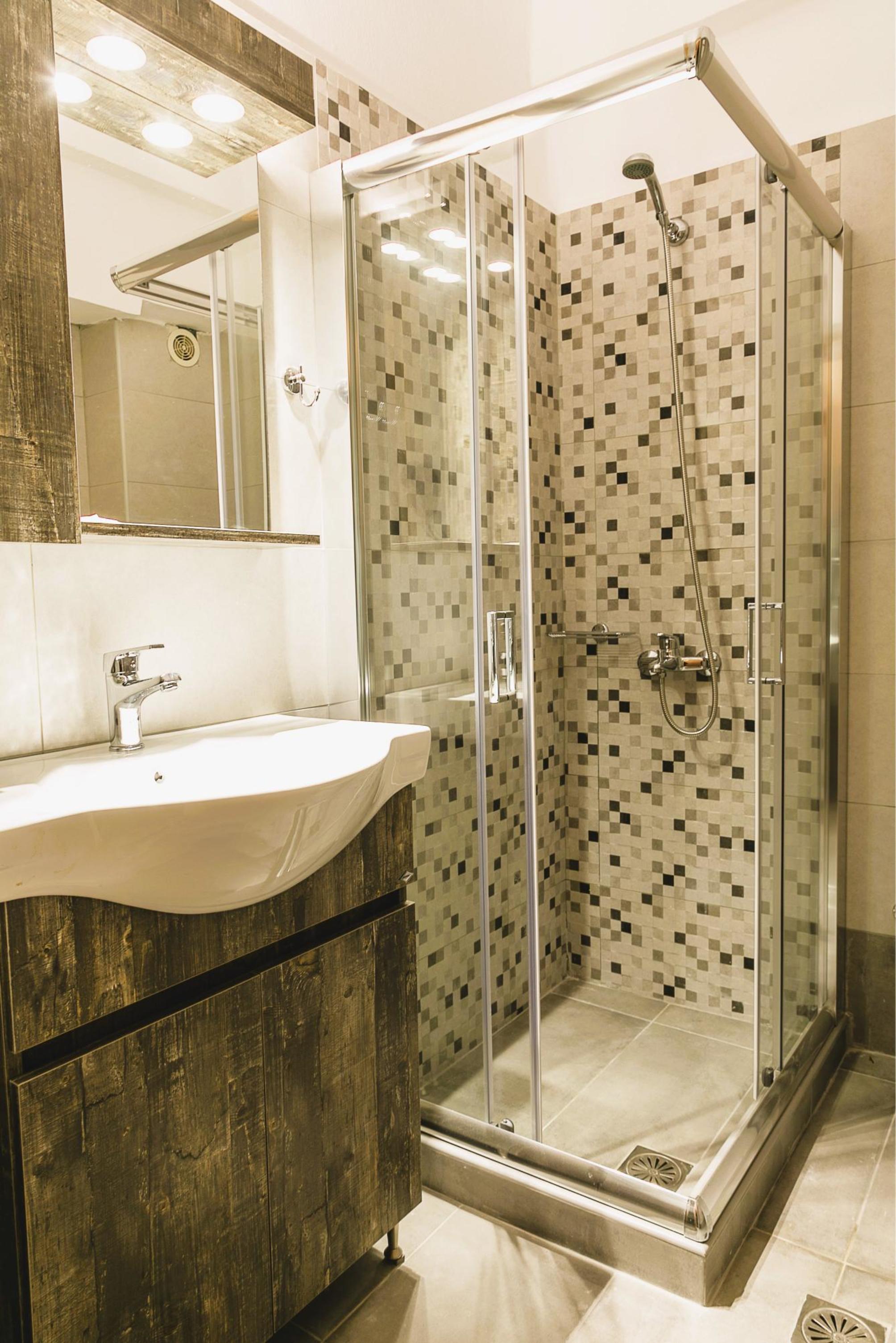 

Milano - Gournes - Erato Hotel