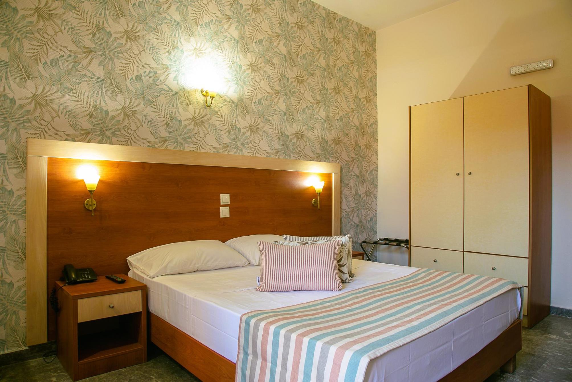 

Bologna - Heraklion - Erato Hotel