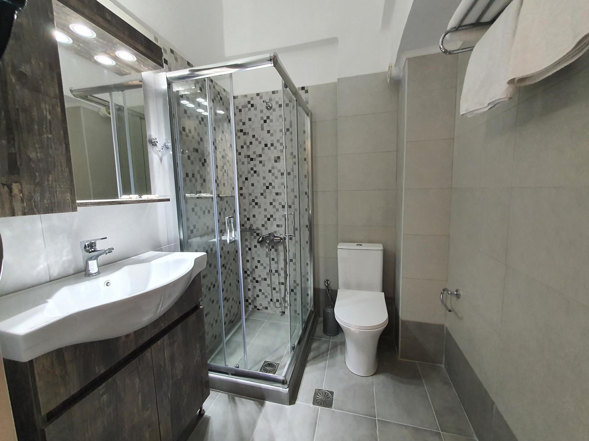 

Milano - Kokkíni Khánion - Erato Hotel