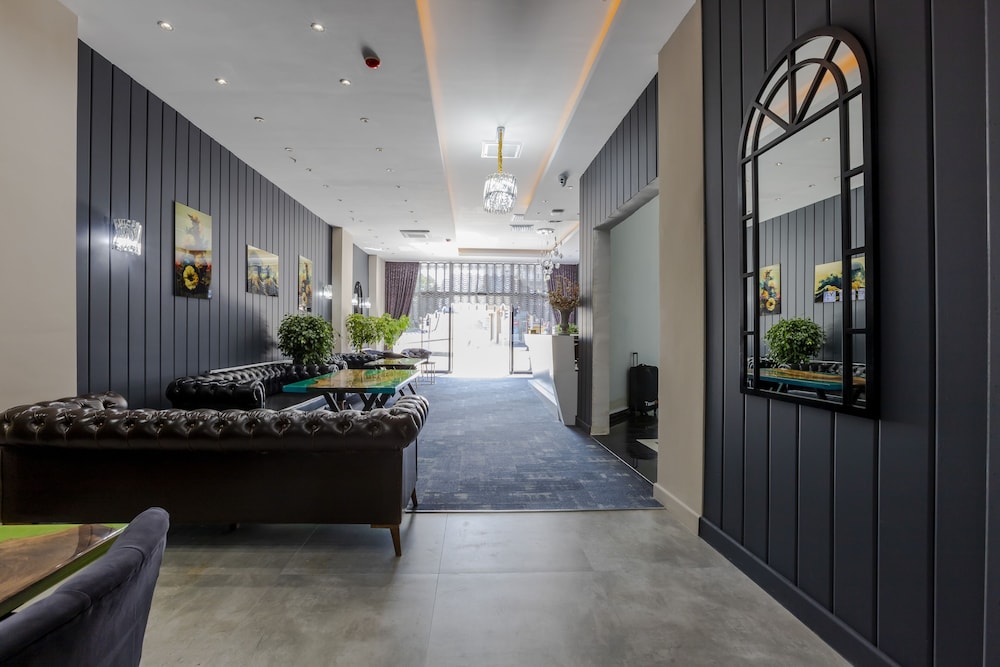 

Bologna - Istanbul, New Airport - ACAR SMART OTEL