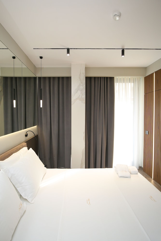 

Bari - Valona - Charm Hotel