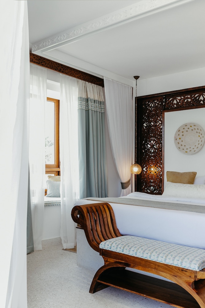 

Genova - Pwani Mchangani - LUX Marijani Zanzibar