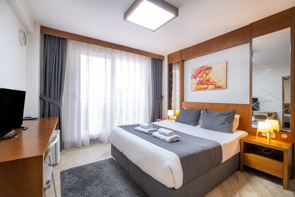 

Bari - Istanbul - Dreams İstanbul Hotel
