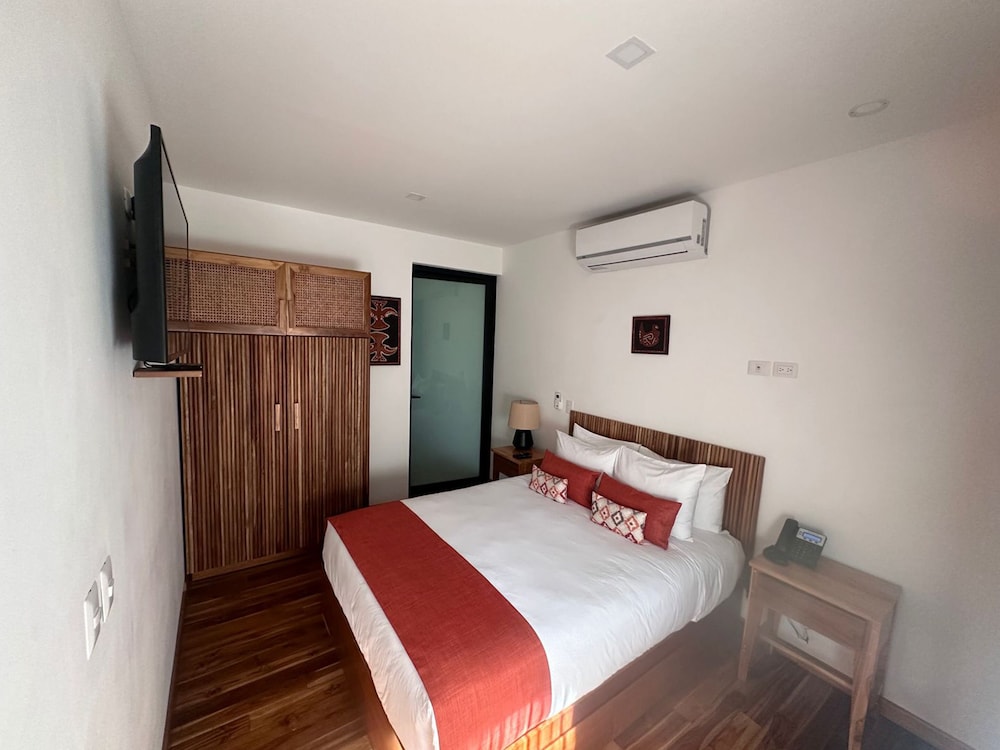 

Milano - Sardinal - Suitree Experience Hotel