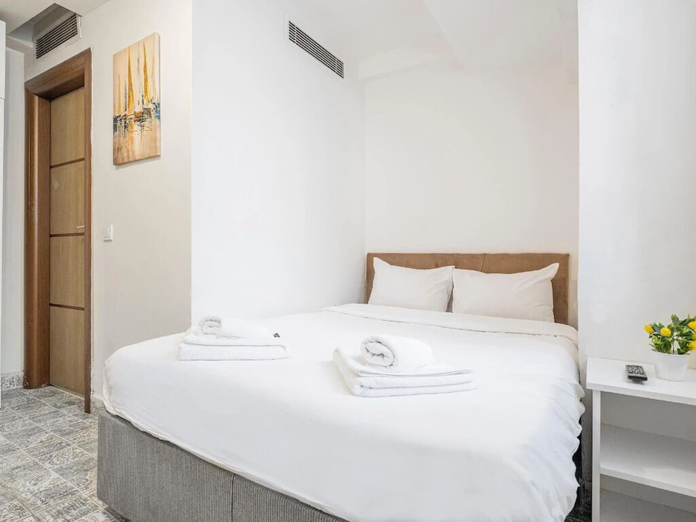

Firenze - Istanbul - Red Tent Suite 84