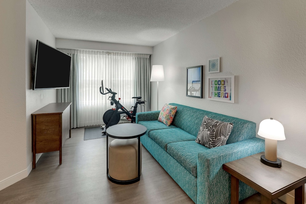 

Roma - San Francisco International Airport - Sonesta ES Suites San Francisco Airport Oyster Point Waterfront