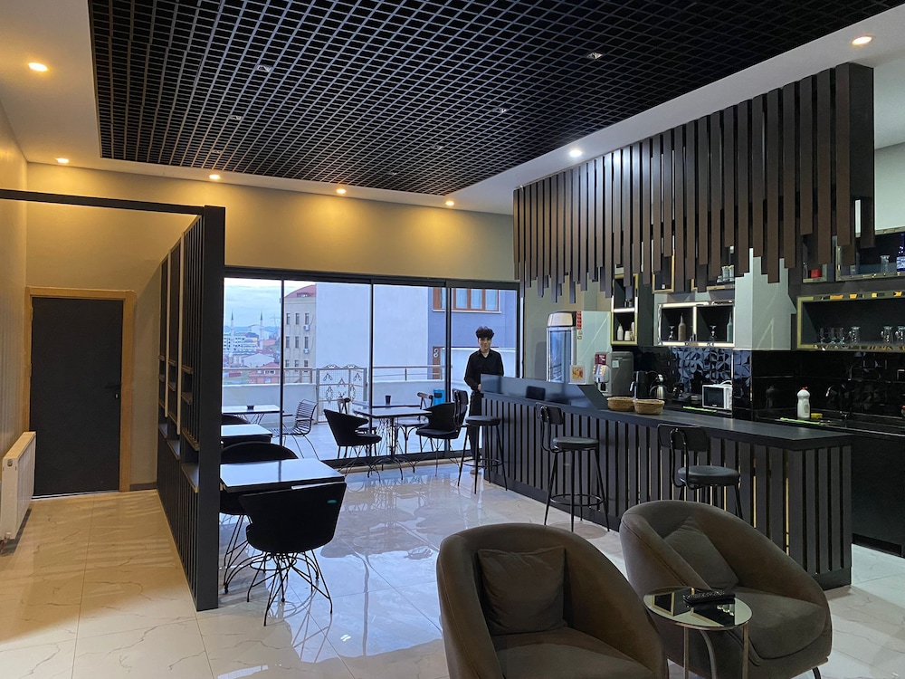 

Venezia - Istanbul, New Airport - Continental Airport Hotel