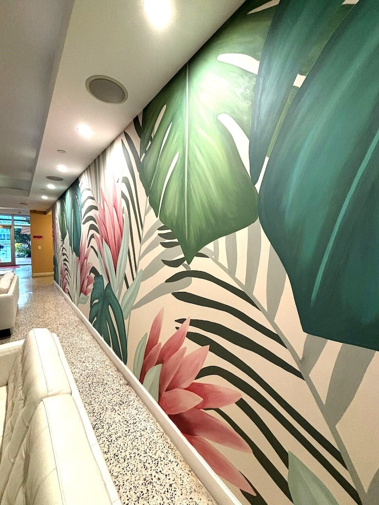 

Milano - Bay Harbor Islands - Collins Hotel