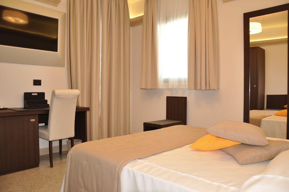 

Roma - Manduria - BHB Hotel