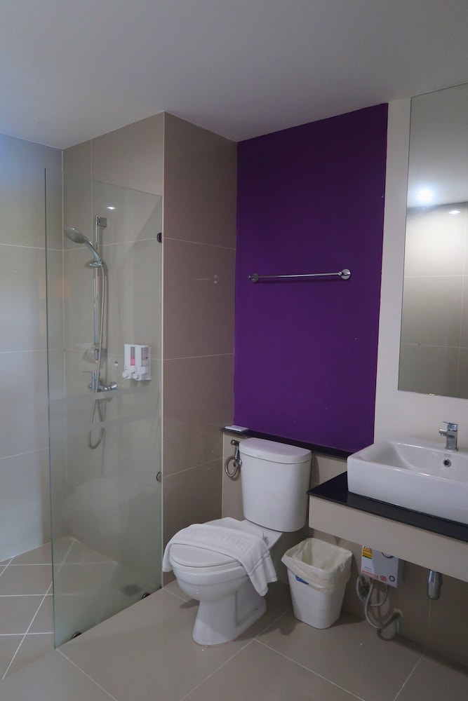 

Napoli - Thalang - S4 Nai Yang Beach - Near Phuket Airport