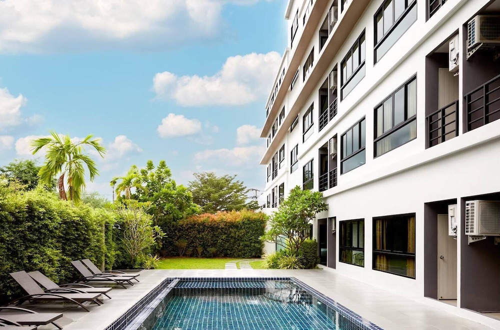 

Milano - Thalang - S4 Nai Yang Beach - Near Phuket Airport