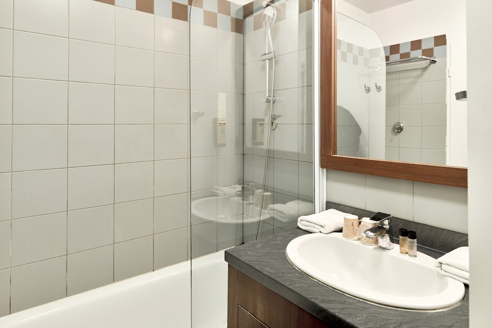 

Roma - Gonesse - Zenitude Hôtel Résidences Roissy Village