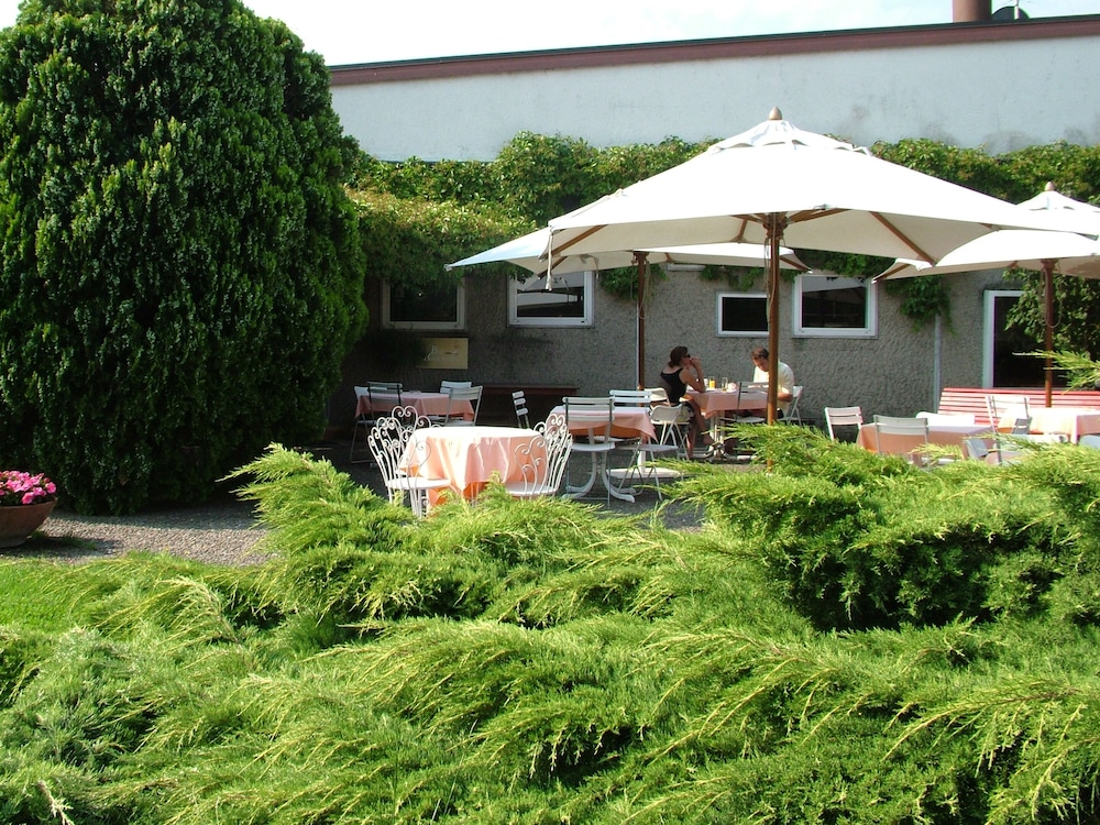 

Lamezia Terme - Lainate - Golf Hotel