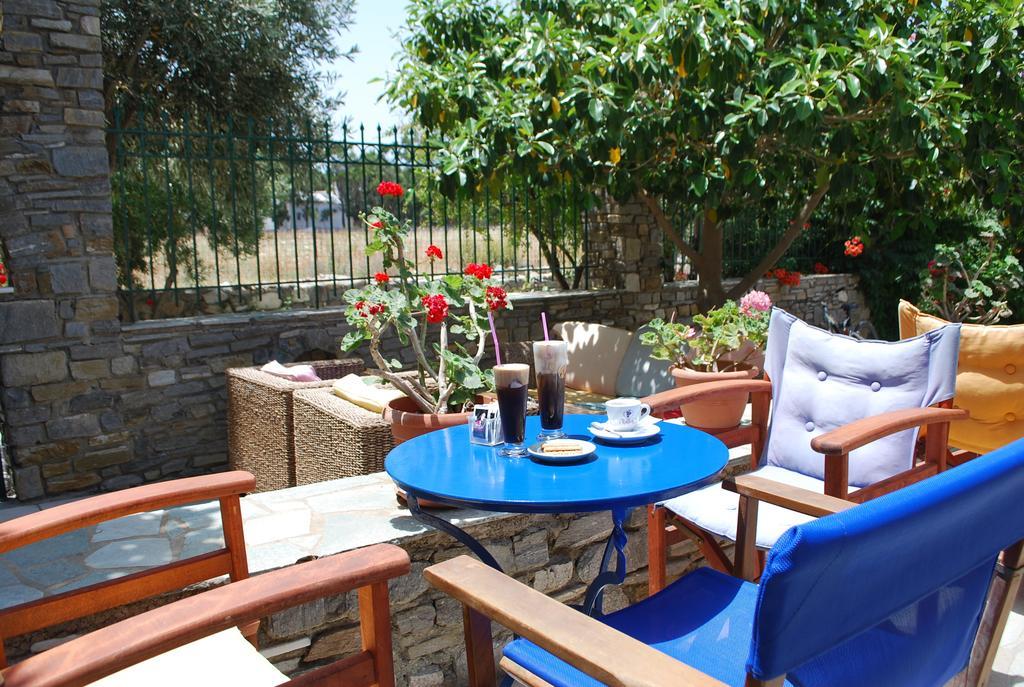 

Milano - Paros - Siroco's Rooms And Studios