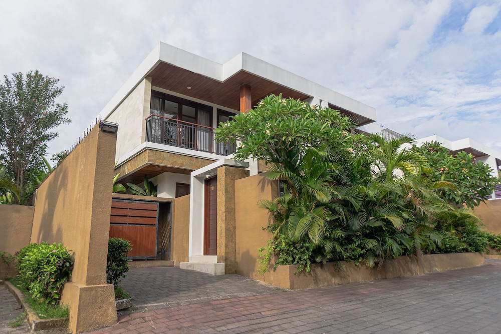 

Bari - Nusa Dua - Bali - Miles Villa