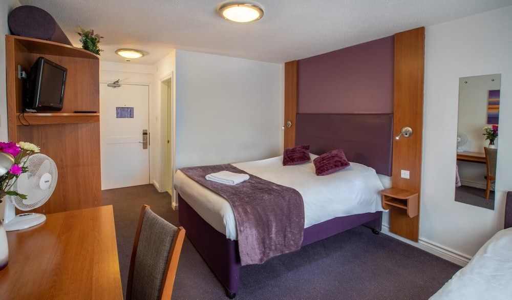 

Milano - Birmingham Airport - Redwings Lodge Solihull