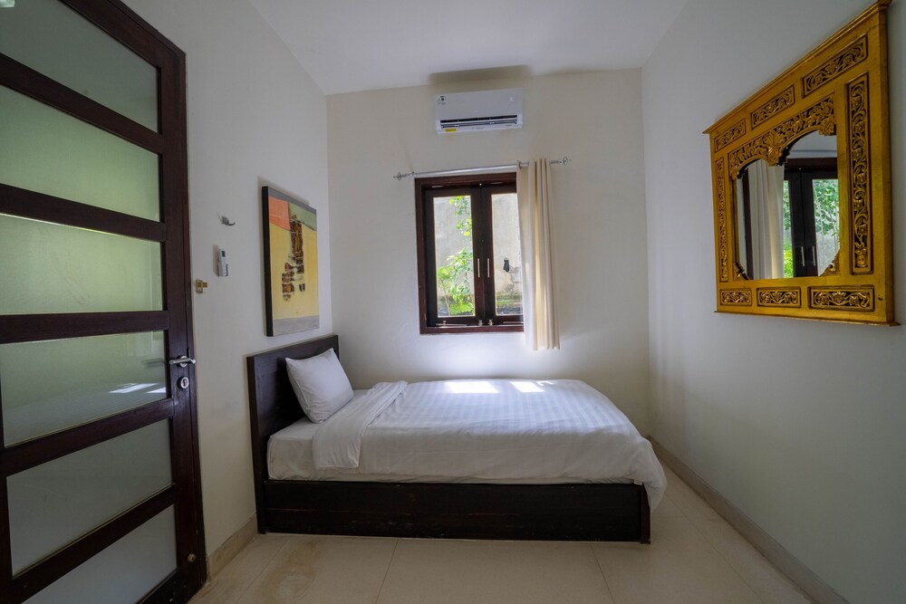 

Milano - Temukus - Lawira Beach Villa Lovina