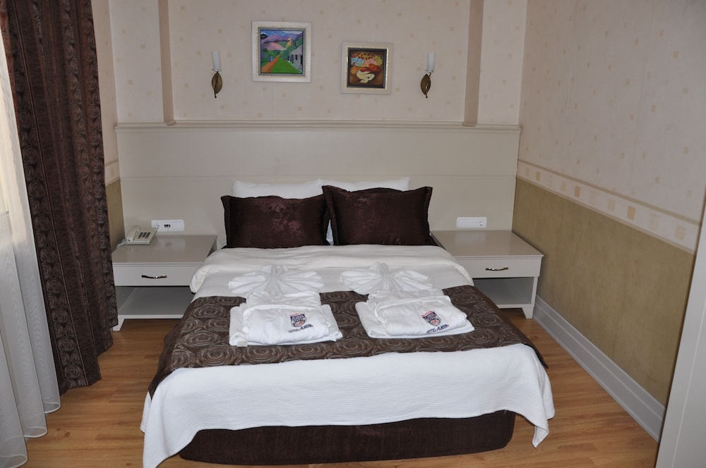 

Milano - Icmeler - Almena Hotel