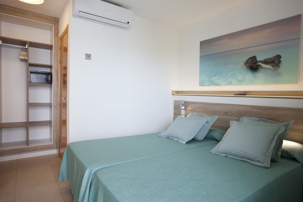 

Palermo - Ibiza, Isole Baleari - Playa Bella Apartments