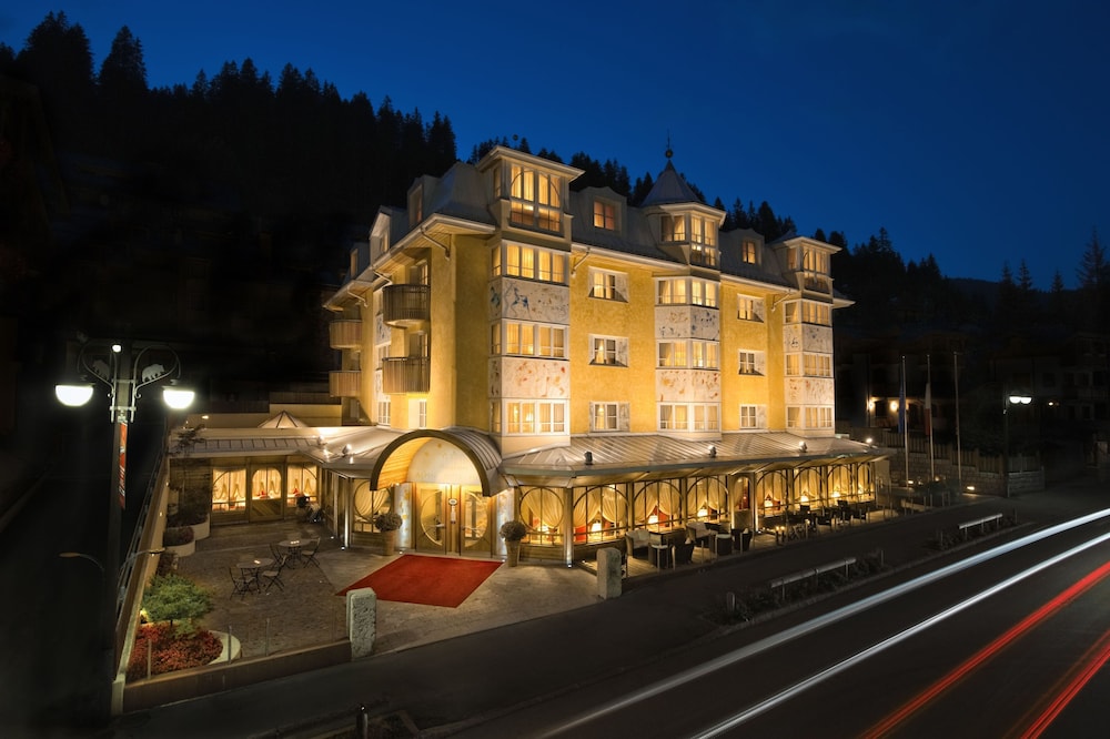 

Bologna - Madonna di Campiglio - Alpen Suite Hotel
