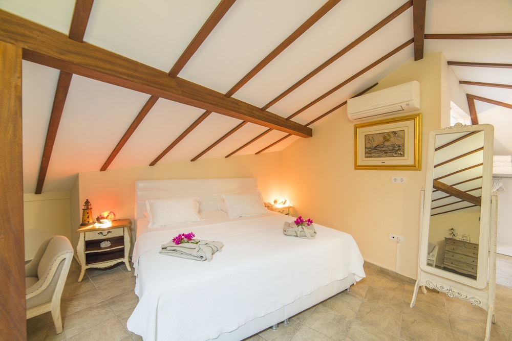 

Milano - Güvercinlik - Yalicapkini Boutique Hotel