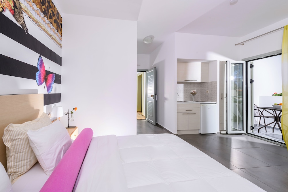 

Venezia - Milatos - Angela Studios Apartments