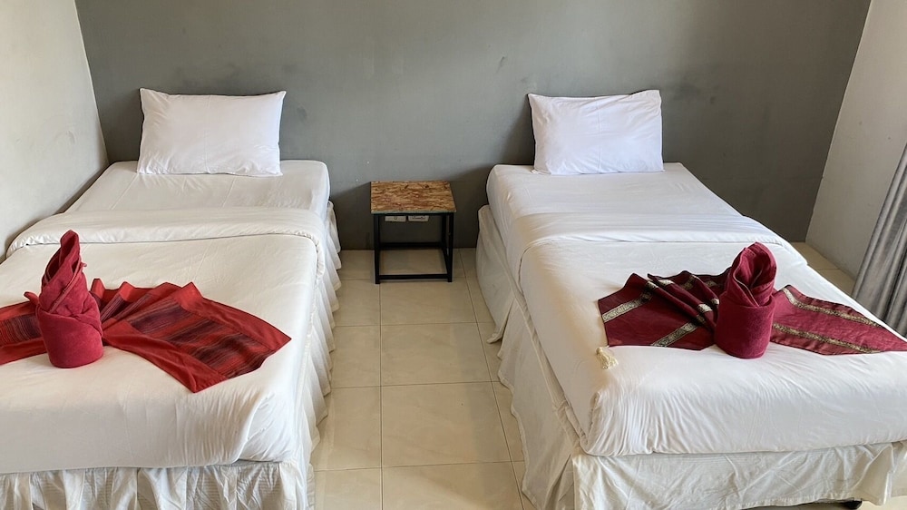 

Napoli - Mae Nam Beach - Laemdin Hotel