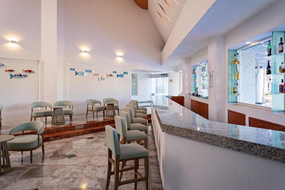 

Verona - Cancun - Sunset Marina Resort & Yacht Club