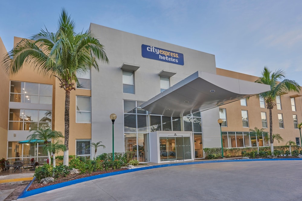 

Roma - Playa del Carmen - City Express by Marriott Playa del Carmen