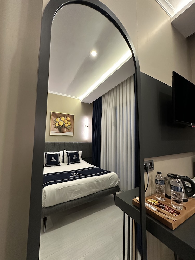 

Bari - Istanbul, New Airport - Loft Park Hotel's