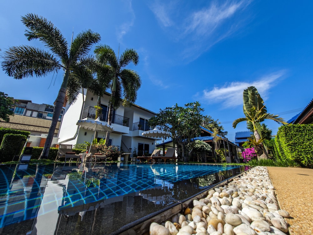 

Roma - Nai Thon Beach - Phuket Airport Hotel