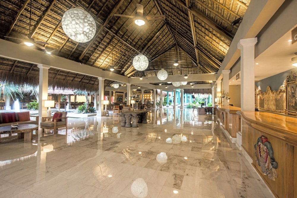 

Verona - Puerto Aventuras - Iberostar Waves Quetzal - All Inclusive