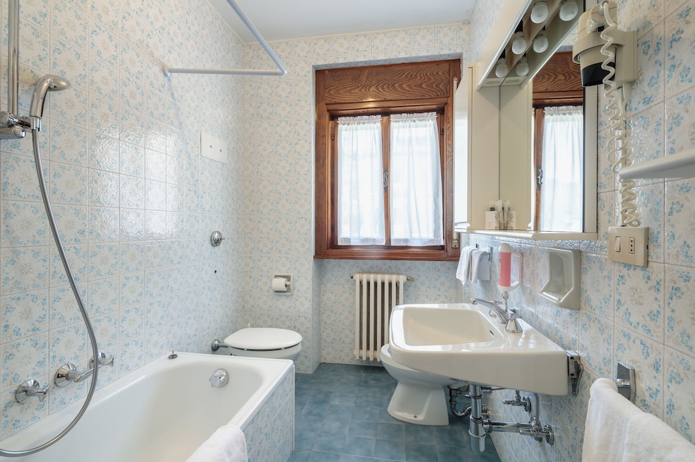 

Bari - Cortina d'Ampezzo - Hotel Al Larin