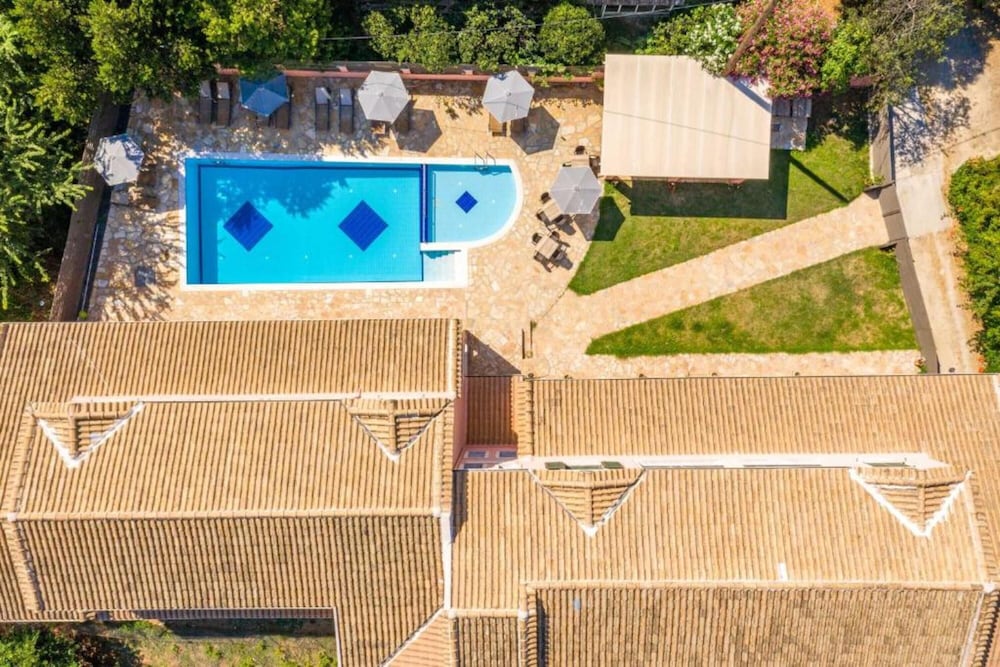 

Bari - Dassia, Corfù - BELLA De LUX APTS