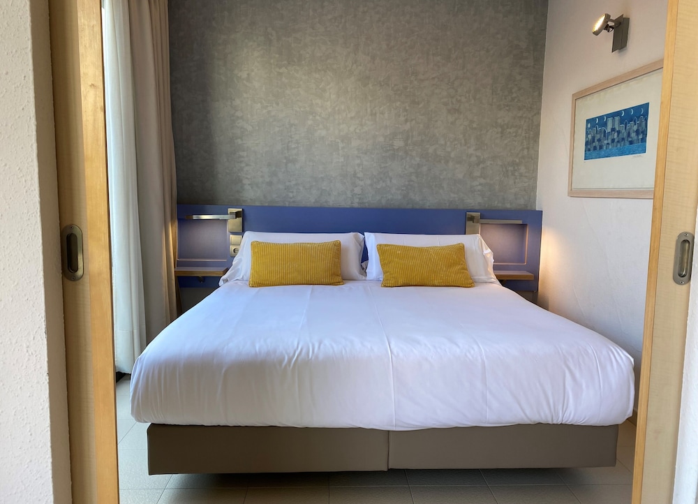 

Milano - Sitges - Atenea Park - Suites Apartments
