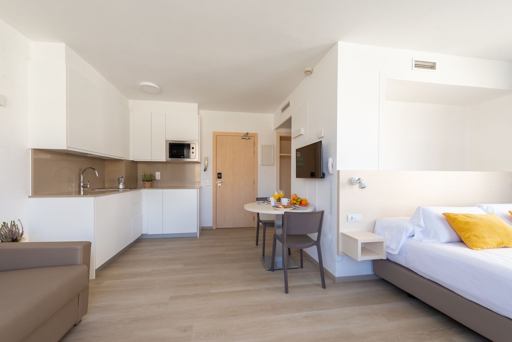 

Roma - Sitges - Atenea Park - Suites Apartments