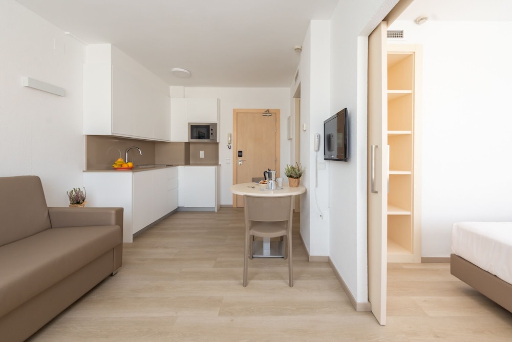 

Roma - Sitges - Atenea Park - Suites Apartments
