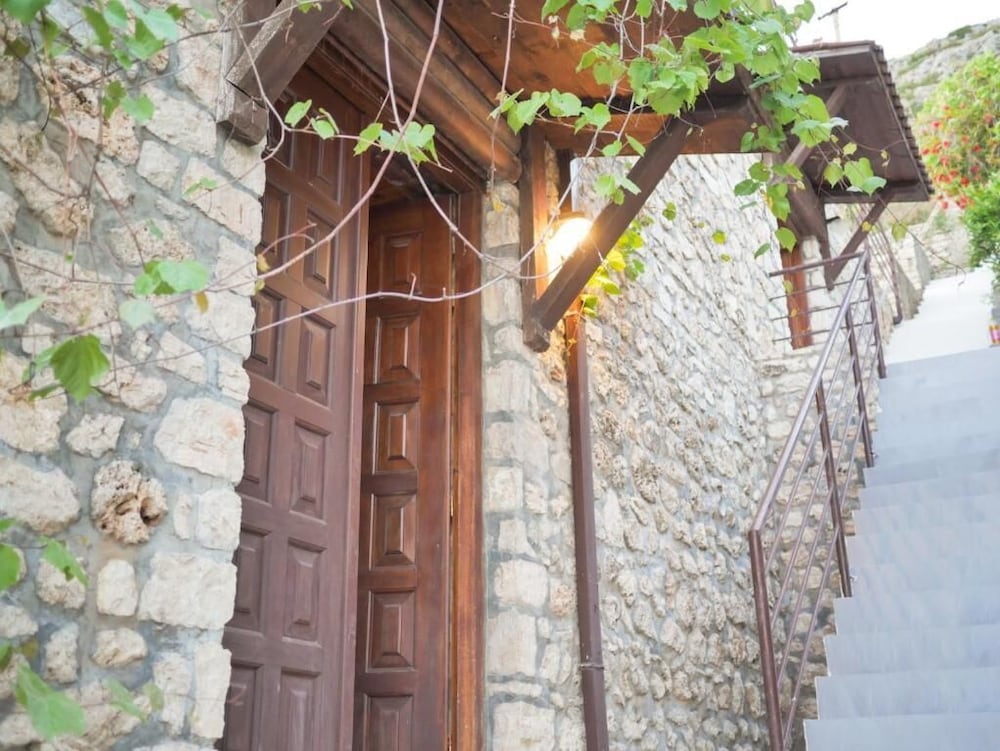 

Roma - Borsh - Seaside Duplex Stone Villa
