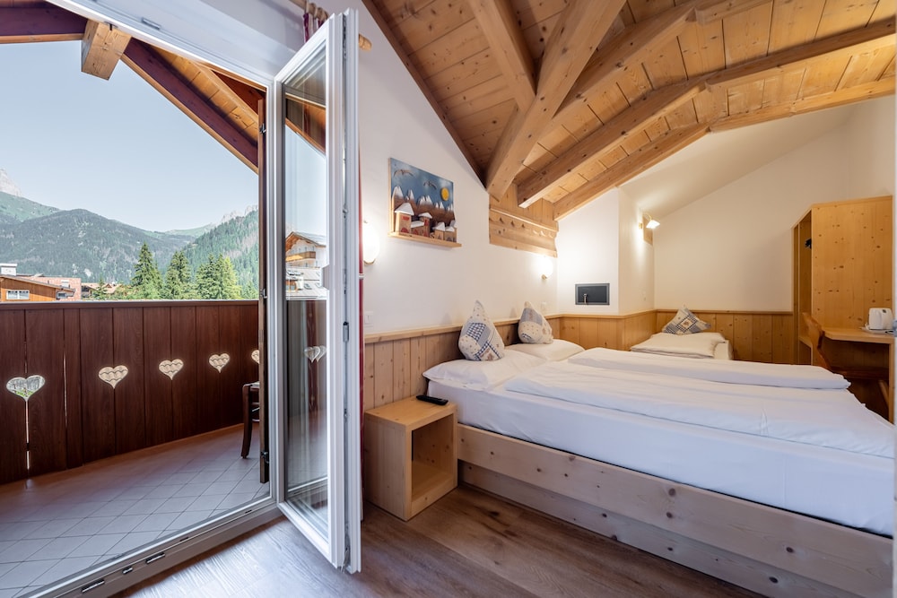 

Milano - Canazei - Villa Adria B&B