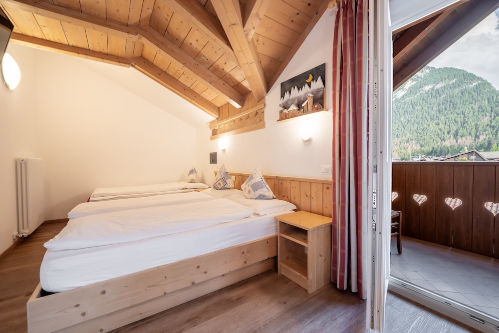 

Napoli - Canazei - Villa Adria B&B