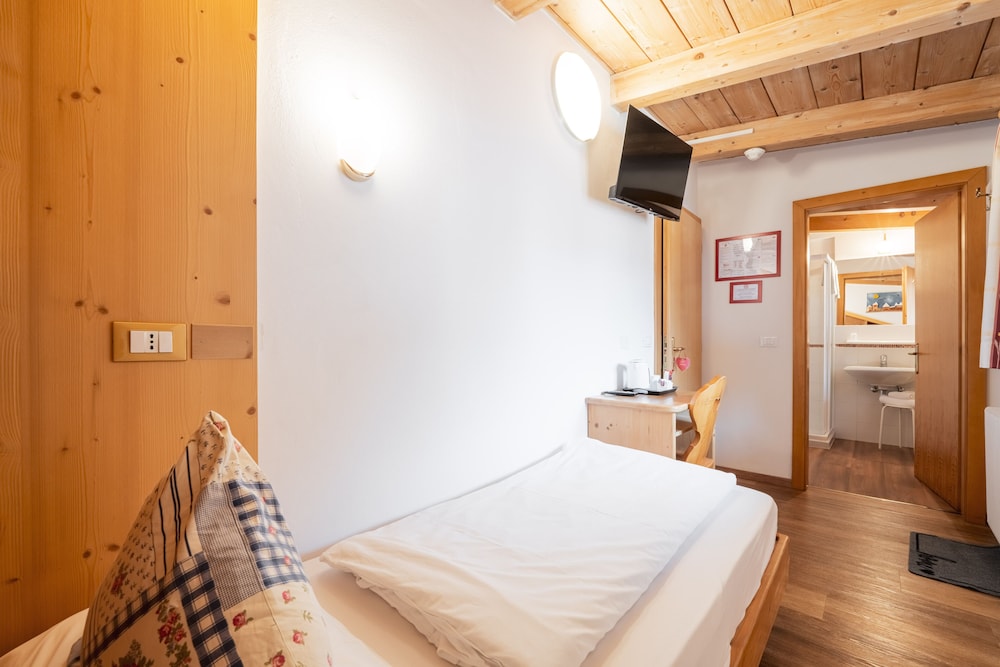 

Napoli - Canazei - Villa Adria B&B