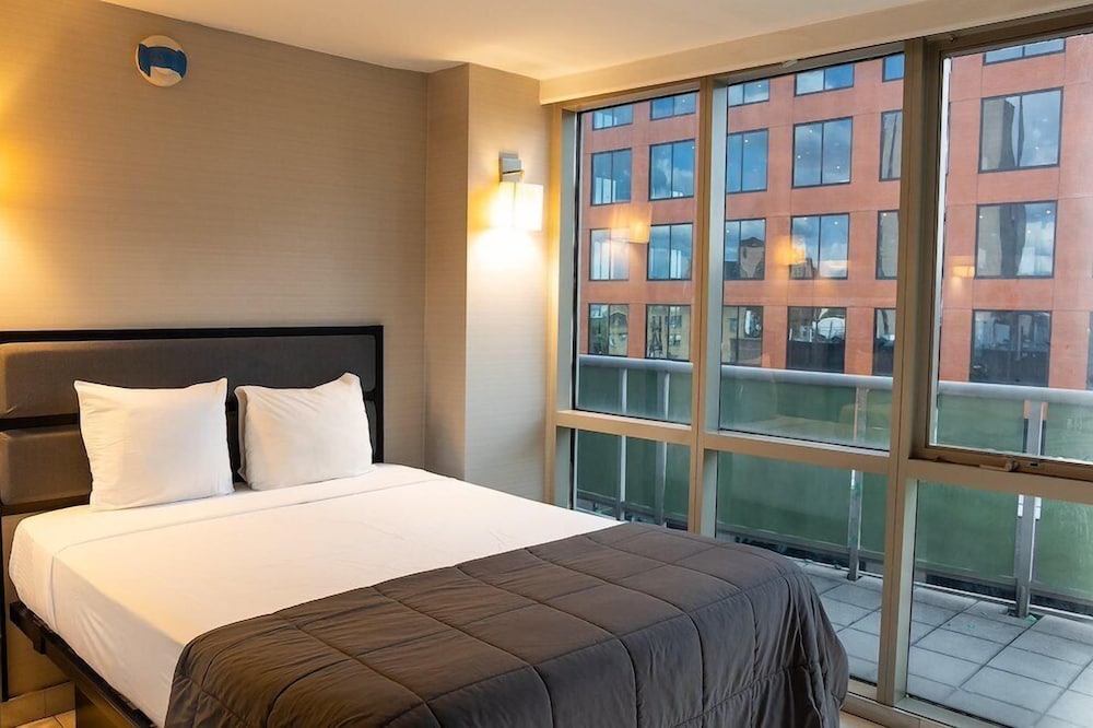 

Roma - Bronx - Hotel Moca NYC