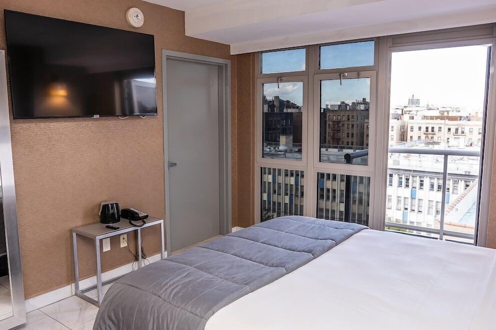

Roma - Bronx - Hotel Moca NYC