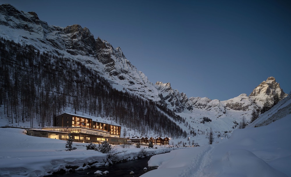 

Palermo - Cervinia - Cervino - VRetreats