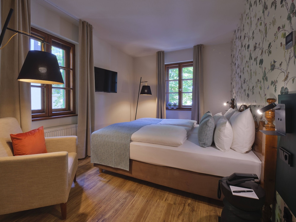 

Napoli - Aschheim - Classik Hotel Martinshof München Messe