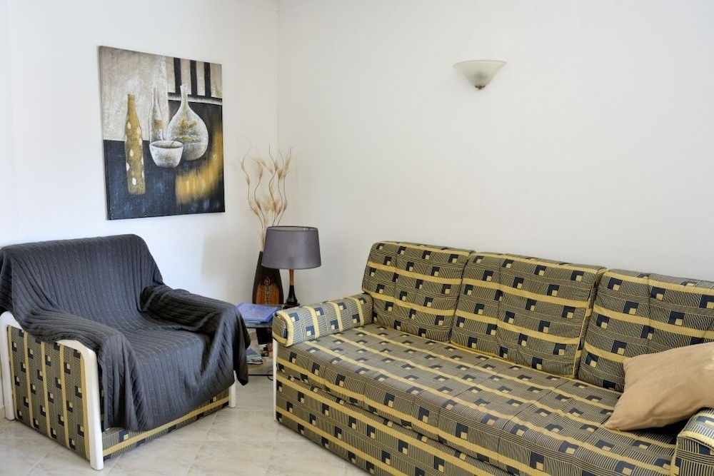 

Roma - Quarteira - CASA DA HORTA